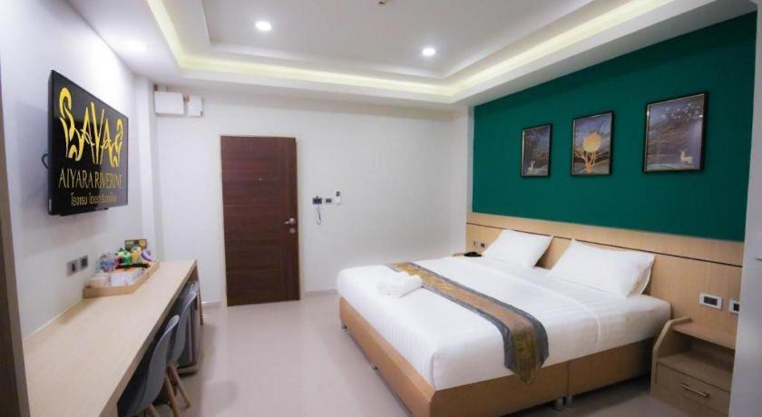 Aiyara Riverine Hotel, Нахон Паном Екстериор снимка
